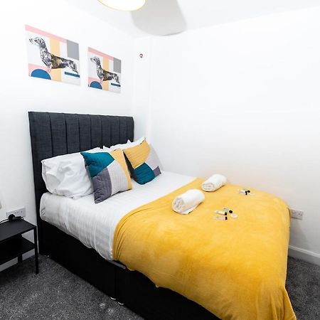 Greenbourne - 4 Bedrooms Sleeps 8 Free Parking Gateshead Bagian luar foto