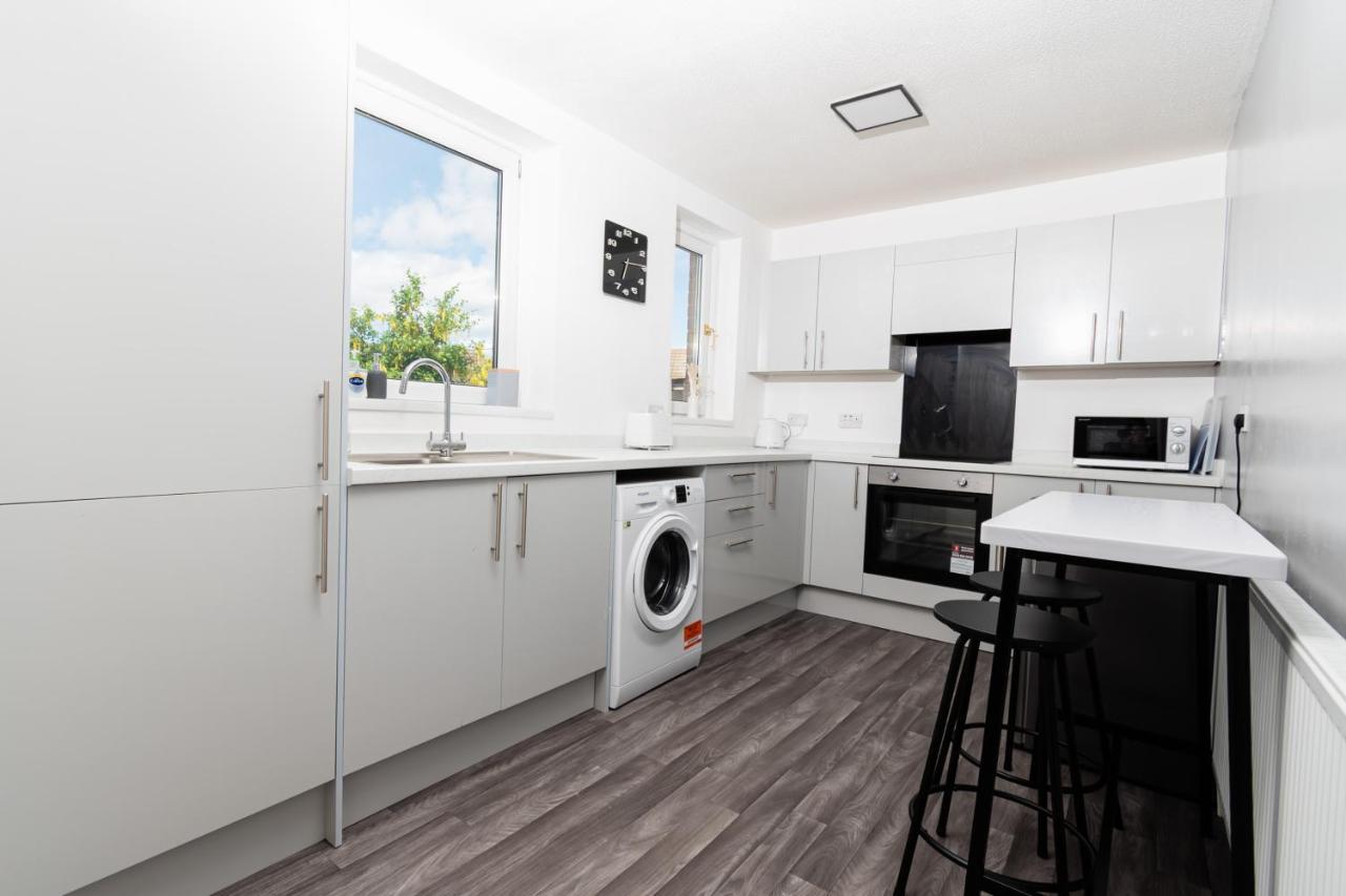 Greenbourne - 4 Bedrooms Sleeps 8 Free Parking Gateshead Bagian luar foto