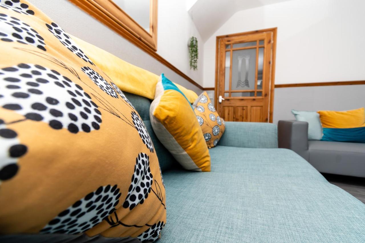 Greenbourne - 4 Bedrooms Sleeps 8 Free Parking Gateshead Bagian luar foto