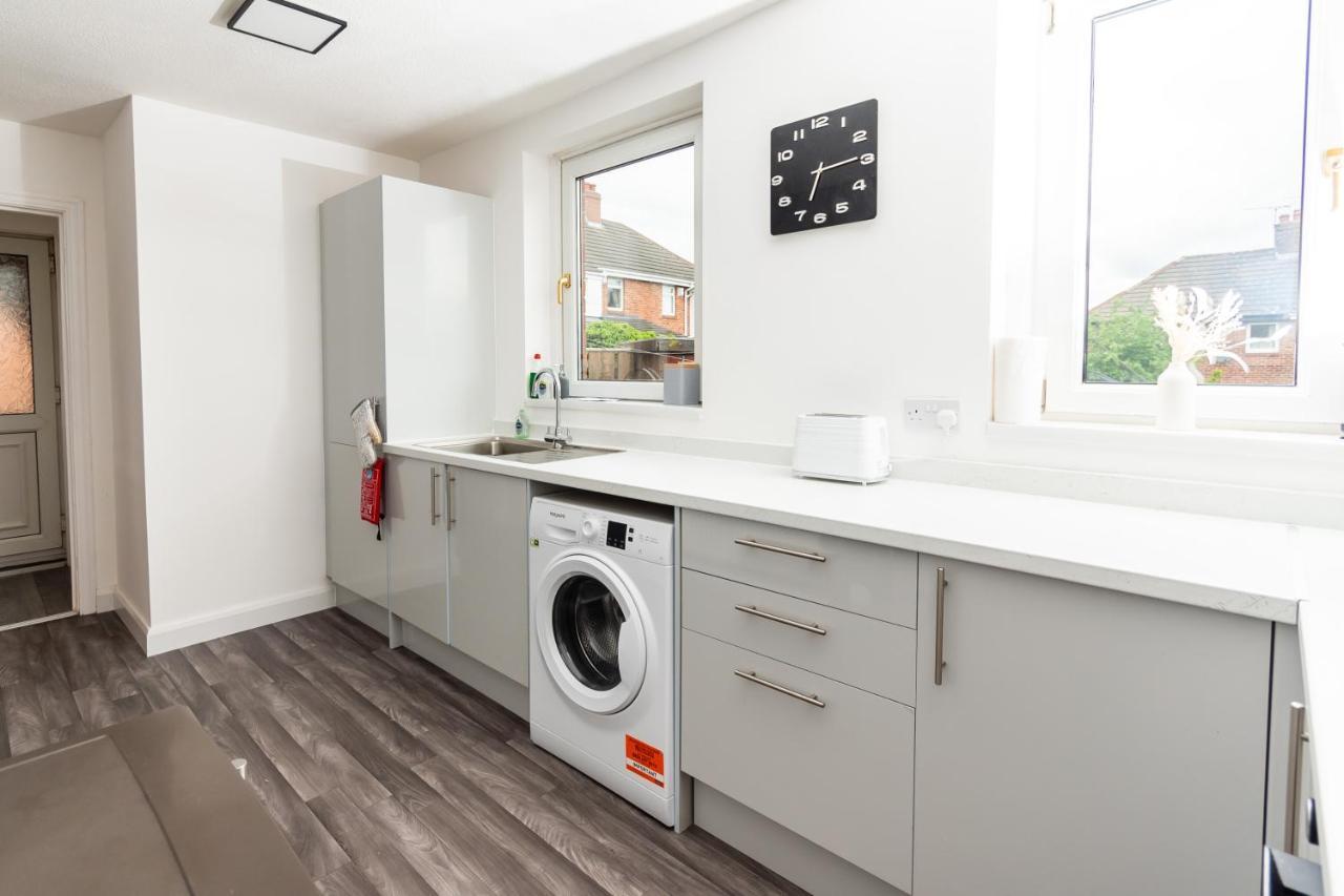 Greenbourne - 4 Bedrooms Sleeps 8 Free Parking Gateshead Bagian luar foto