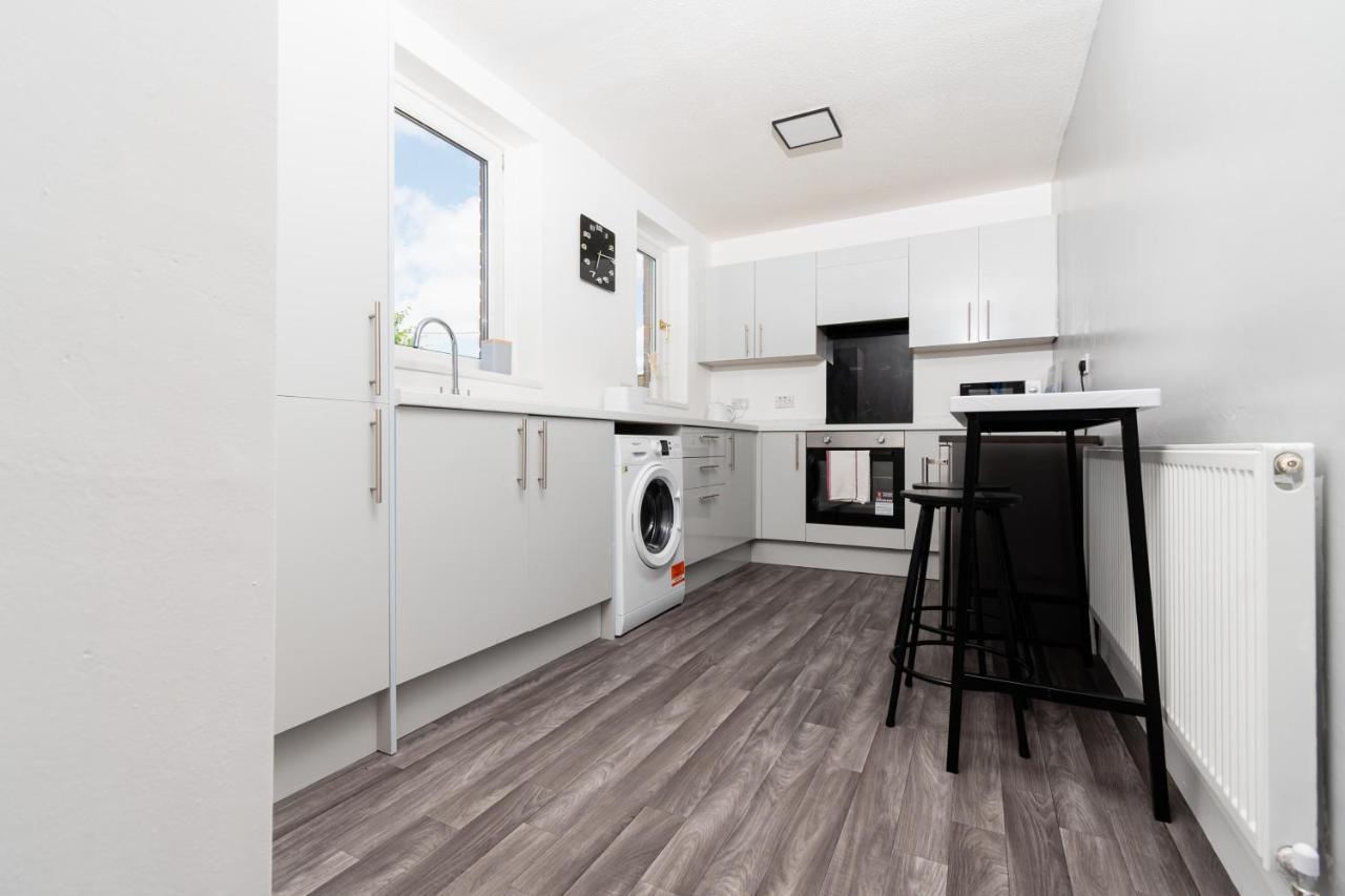 Greenbourne - 4 Bedrooms Sleeps 8 Free Parking Gateshead Bagian luar foto