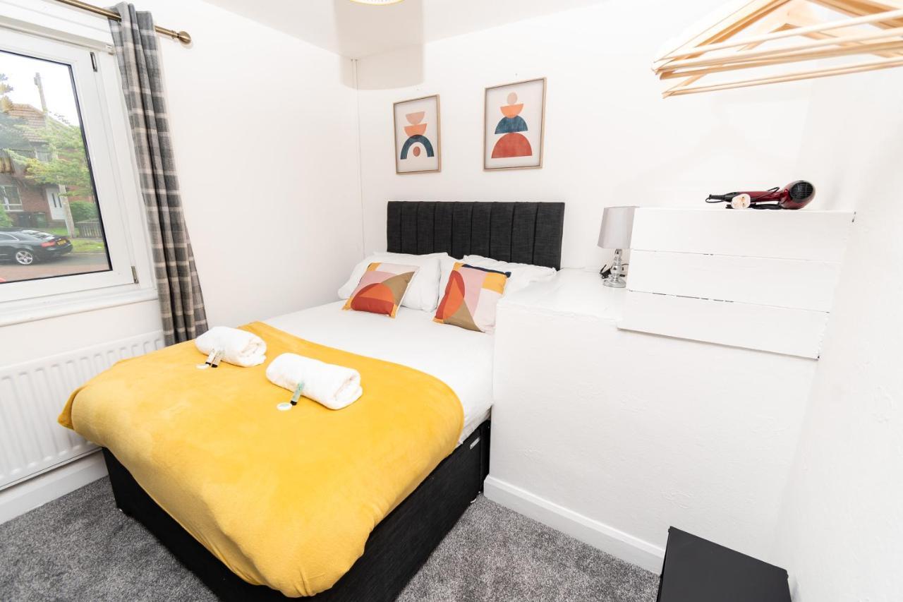 Greenbourne - 4 Bedrooms Sleeps 8 Free Parking Gateshead Bagian luar foto